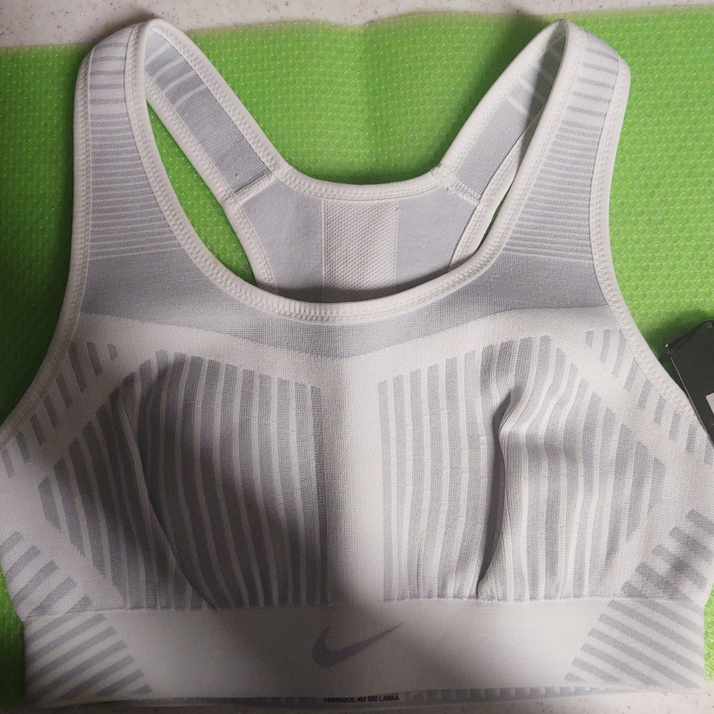🆕 Nike Flyknit Bra, XS Support Bra.  FINAL PRICE